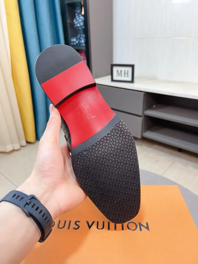 Men's men's shoes 💰500🌸🌸 [Louis Vuitton (LV)] High-end business formal leather shoes 🍀 luxurious and elegant style, both practicality and style, professional focus on details and quality, counter original 1⃣️: 1⃣️ ultra-accurate reproduction 👍🏻! Material: The upper is made of imported original calfskin➕imported Italian cowhide leather. Original anti-slip and wear-resistant outsole! Code number: 38--44 (45 customized)